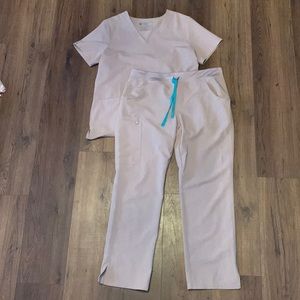 Figs LIMITED EDITION Scrub Set in Boulder, Medium Petite